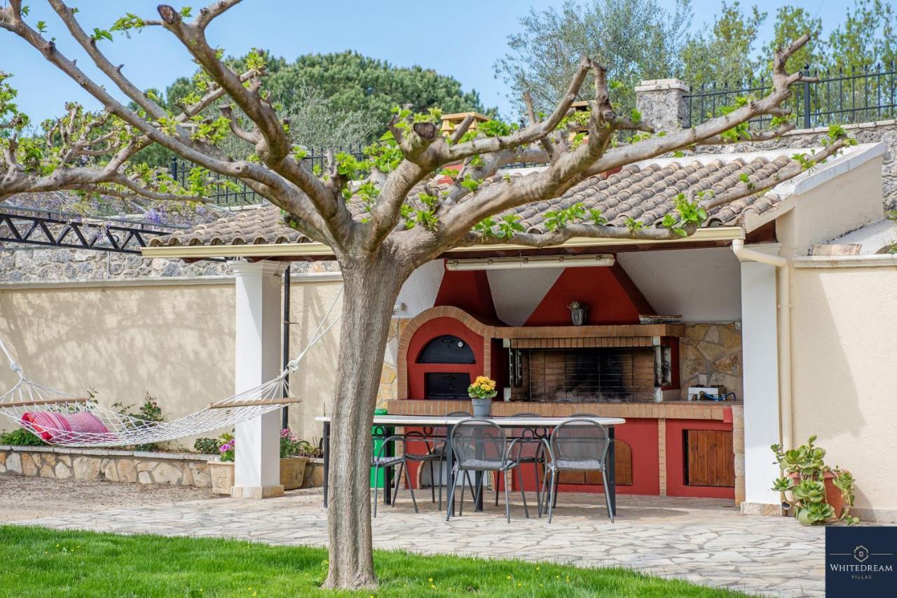 Villa Pine Forest Kompitsion Ngoại thất bức ảnh