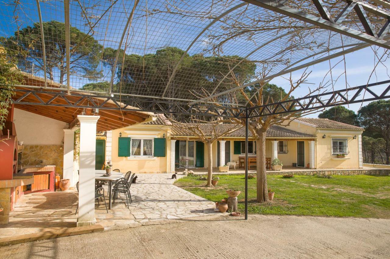 Villa Pine Forest Kompitsion Ngoại thất bức ảnh